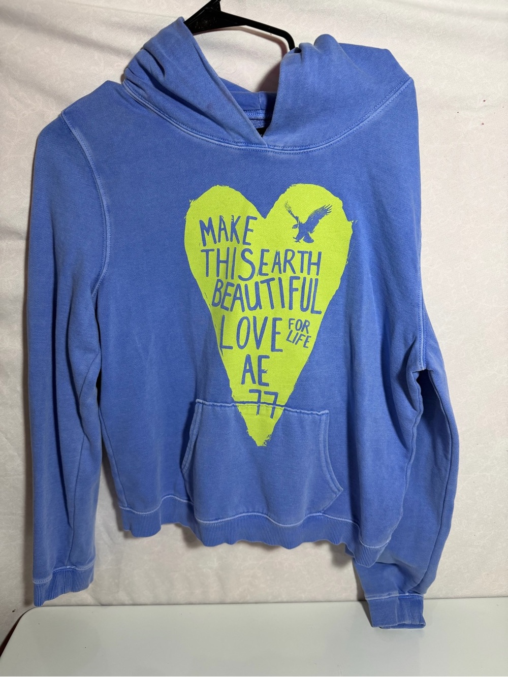 American Eagle "Make This Earth Beautiful" Blue Graphic Heart Hoodie Size Large